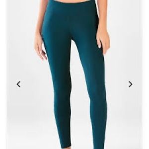 Fabletics Green Salar solid cold weather leggings